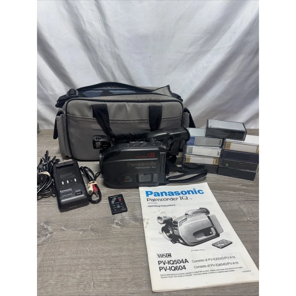 Panasonic PV-IQ604 Palmcorder IQ Digital VHS-C Camcorder, No Battery, Tested